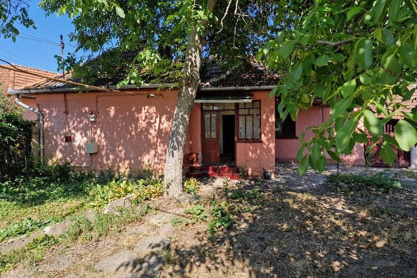 Casă cu 3 camere cu Teren 728 Mp în Suplacu de Barcău