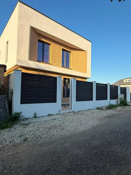 Casă cu 4 camere cu Teren 200 Mp în Pantelimon