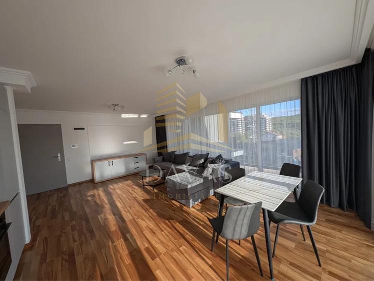 Apartament cu 2 camere semidecomandat, mobilat în Sopor