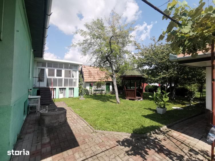 Casă cu 3 camere cu Teren 2795 Mp în Central