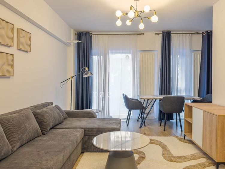Apartament cu 3 camere semidecomandat, mobilat în Pipera