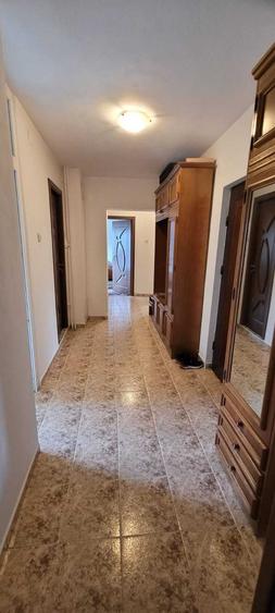 Apartament cu 3 camere decomandat în Sălaj
