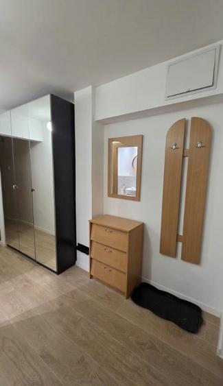 Apartament cu 3 camere decomandat în Sebastian