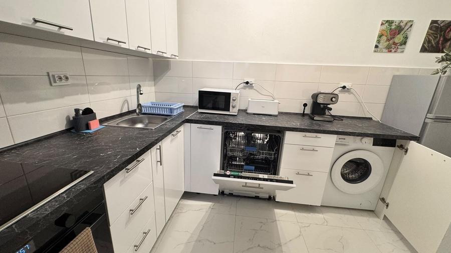 Apartament cu 2 camere decomandat, mobilat în Centrul Civic