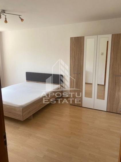 Apartament cu 2 camere decomandat, mobilat în Soarelui