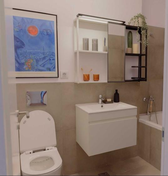Apartament cu 3 camere decomandat în Central