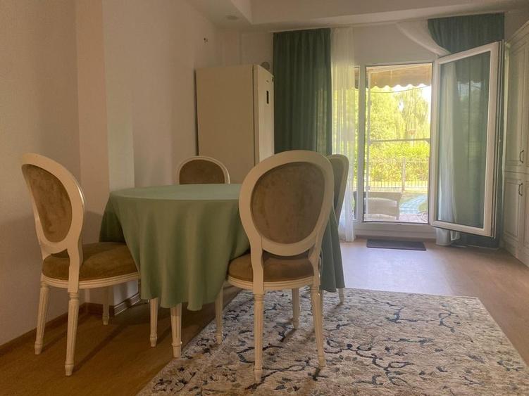Apartament cu 3 camere semidecomandat în Ștefăneștii de Jos