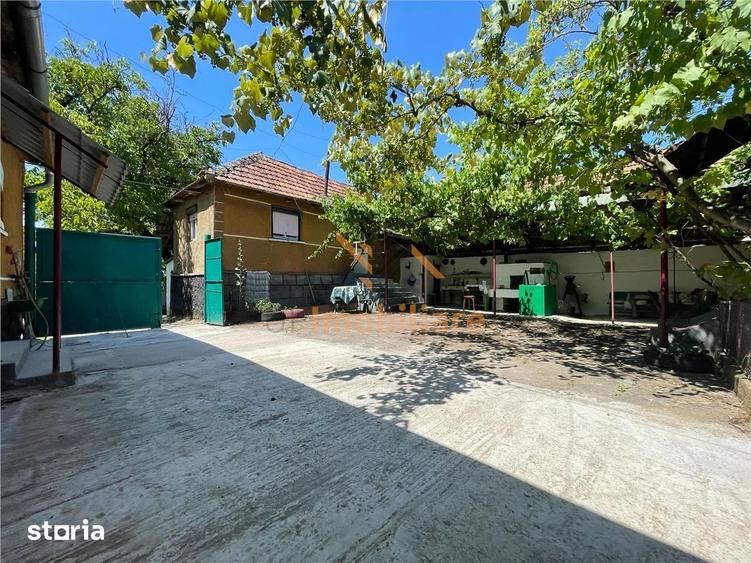 Casă cu 5 camere cu Teren 6770 Mp în Măgești
