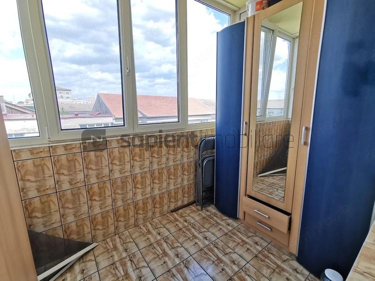 Apartament cu 4 camere decomandat în Decebal