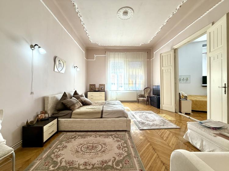 Apartament cu 4 camere semidecomandat, mobilat în Ultracentral