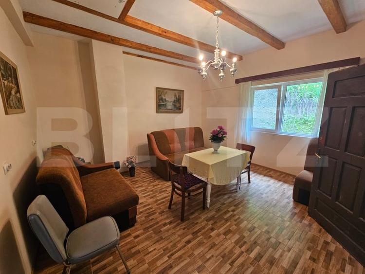 Casă individuală cu 5 camere cu Teren 4400 Mp în Ocoliș