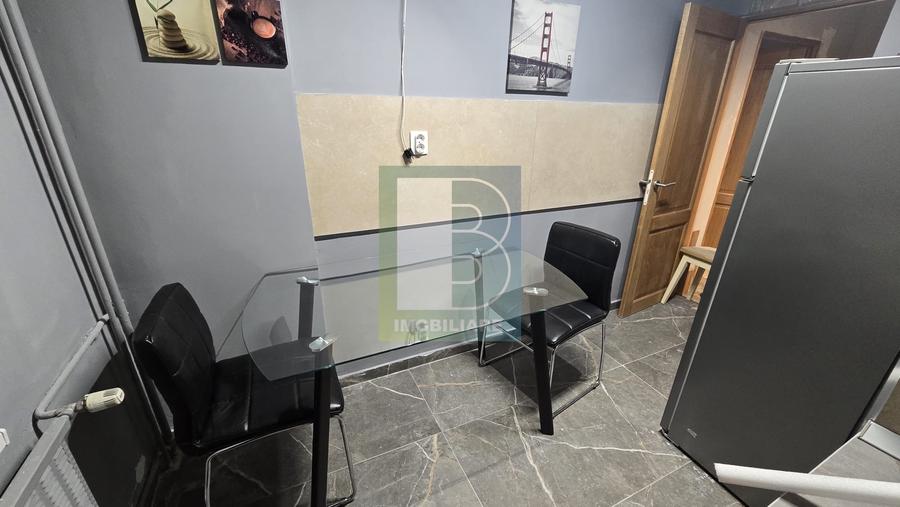 Garsonieră decomandată, mobilată în Decebal