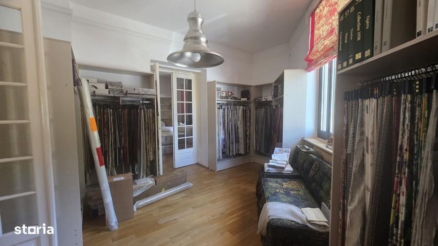 Apartament cu 4 camere în Moșilor
