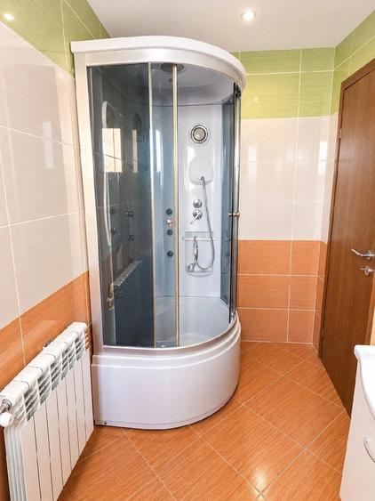 Casă cu Teren 240 Mp în Central