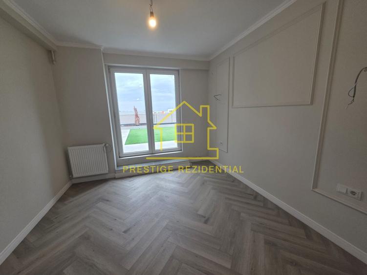 Penthouse cu 4 camere decomandat în Theodor Pallady