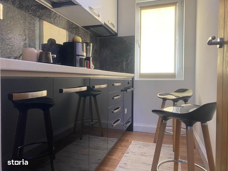 Apartament cu 2 camere decomandat în Micro 8