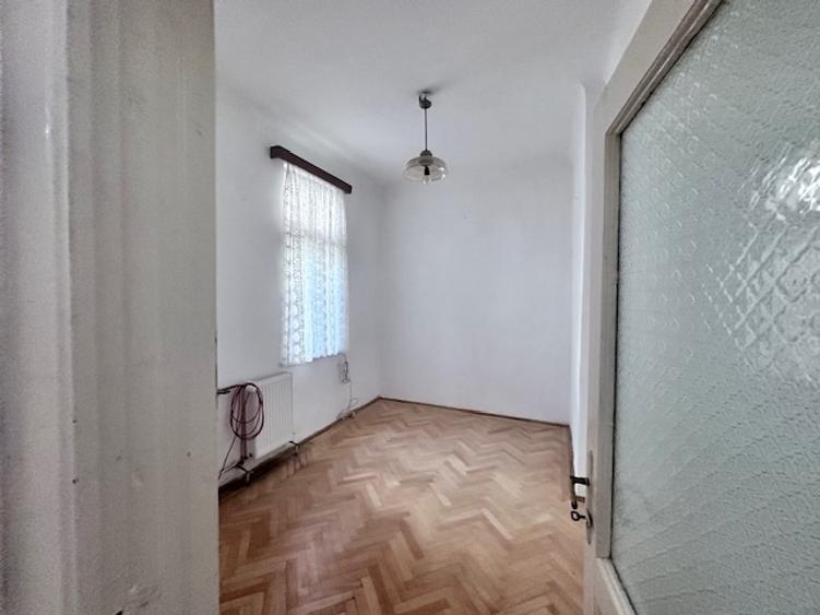 Casă individuală cu 5 camere cu Canalizare în Floreasca
