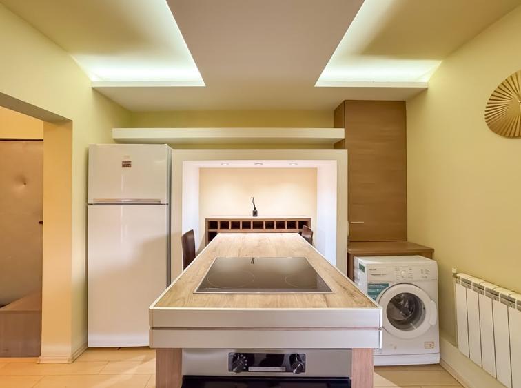 Apartament cu 3 camere decomandat, mobilat în Nerva Traian