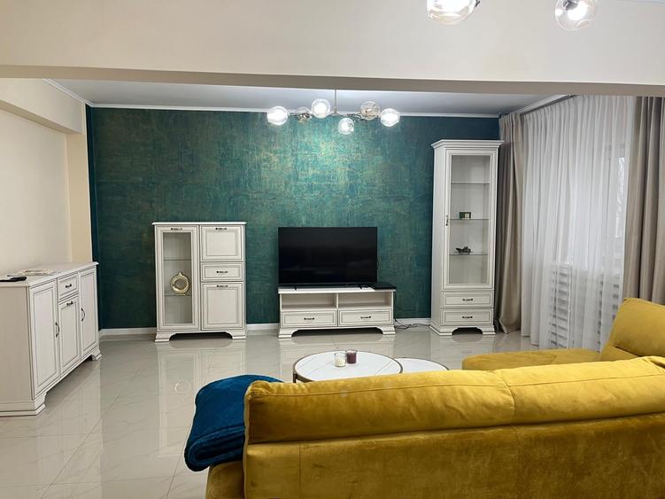 Apartament cu 2 camere decomandat, mobilat în Decebal