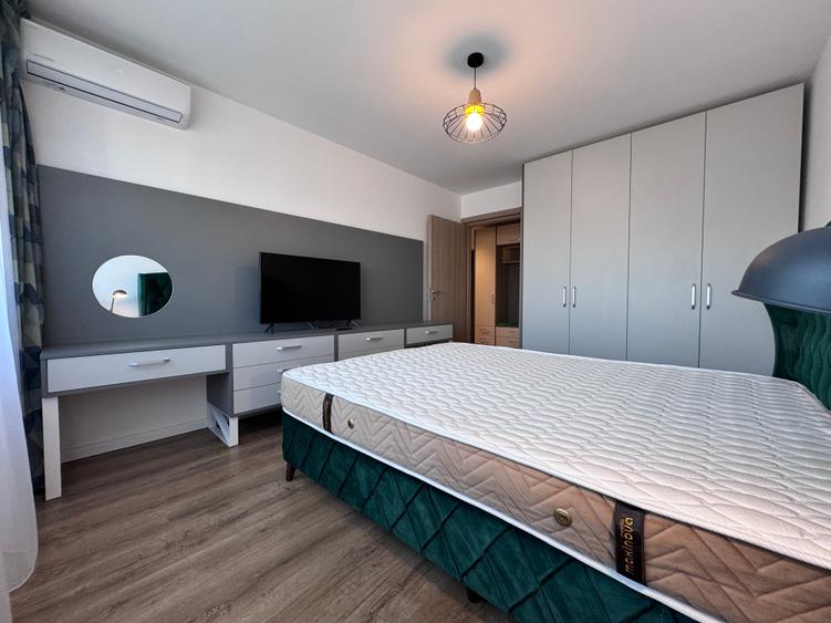 Apartament cu 2 camere decomandat în P-ta Presei Libere