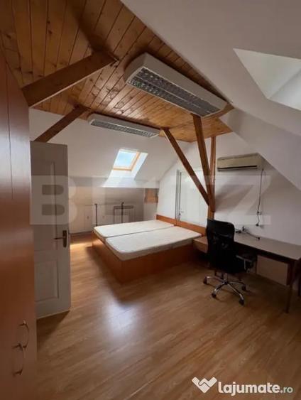 Apartament cu 5 camere decomandat în Central