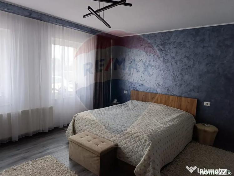 Casă cu 5 camere cu Teren 343 Mp în Central