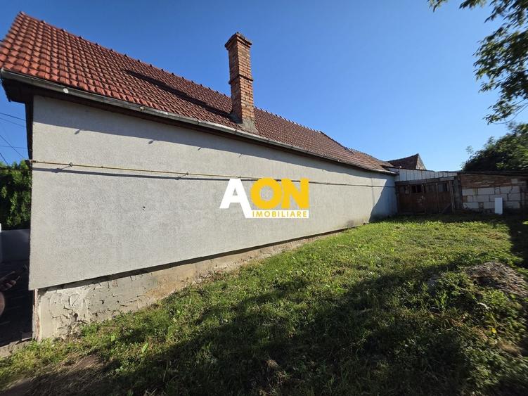 Casă individuală cu 3 camere cu Canalizare în Micești