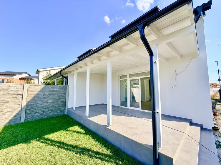 Duplex cu 4 camere cu Canalizare în Moșnița Nouă