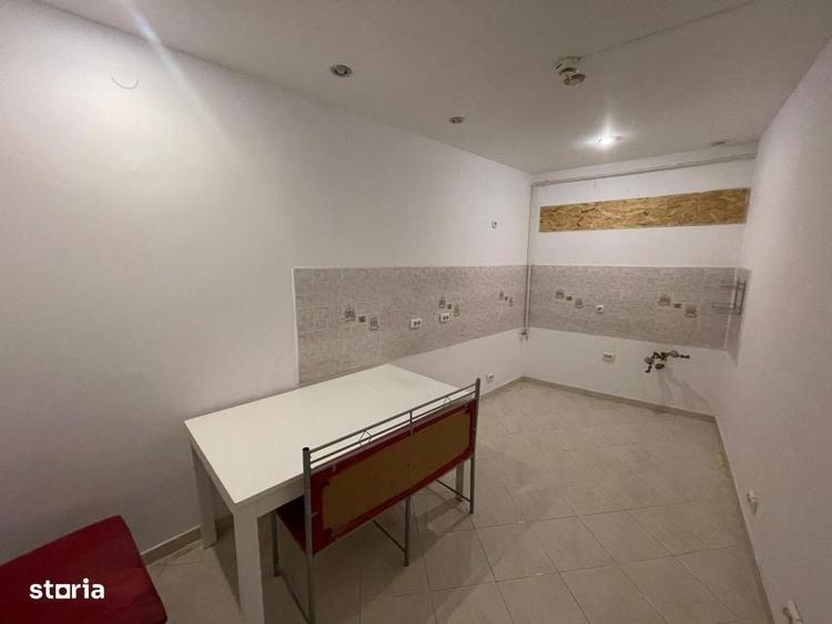 Apartament cu 4 camere decomandat în Universitate