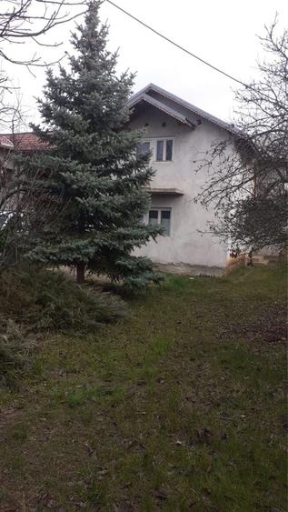 Casă cu 4 camere în Balotești