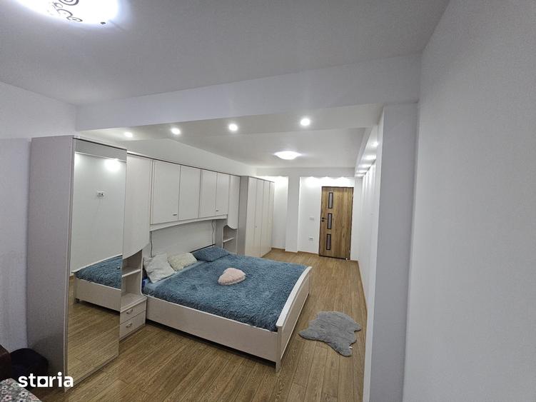 Casă cu 5 camere cu Teren 500 Mp în Central