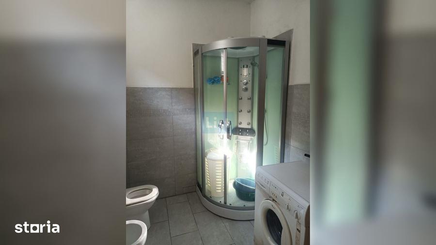 Casă cu 5 camere cu Teren 709 Mp în Podari