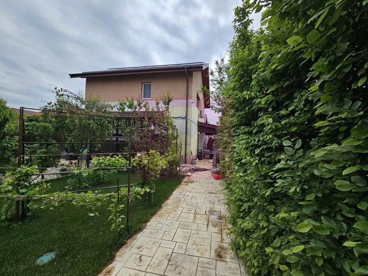 Casă cu 4 camere cu Teren 375 Mp în Central