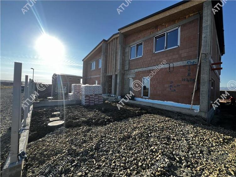 Duplex cu 4 camere cu Canalizare în Șura Mică