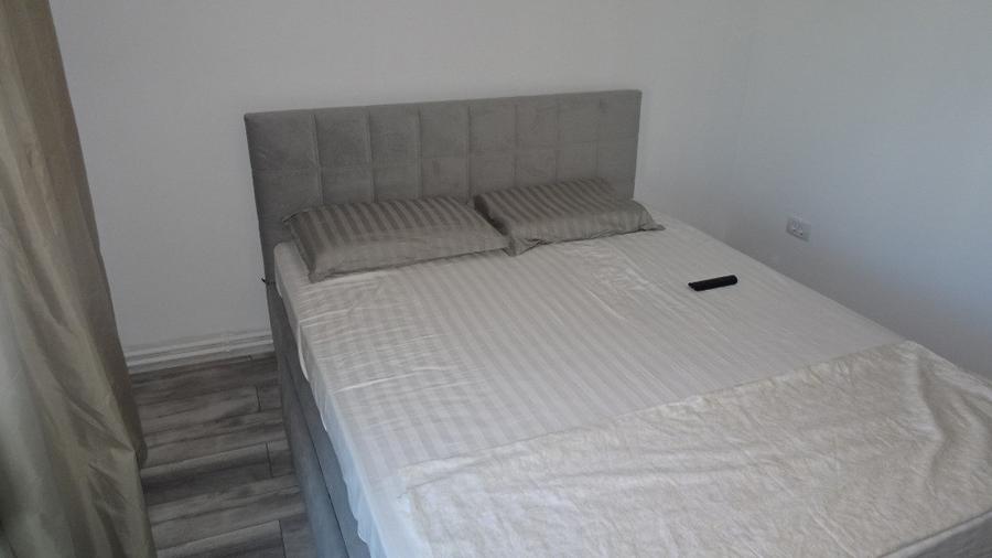 Casă cu 4 camere cu Teren 942 Mp în Zăvoi
