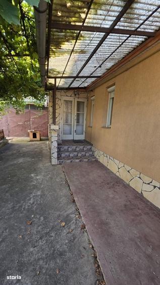 Casă cu 2 camere în Central