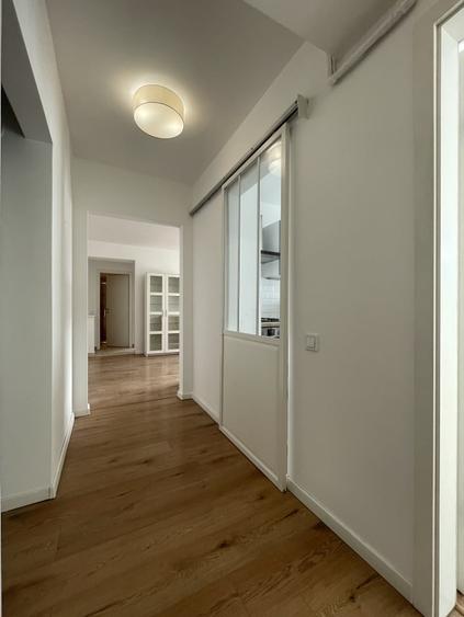 Apartament cu 3 camere semidecomandat, mobilat în Central