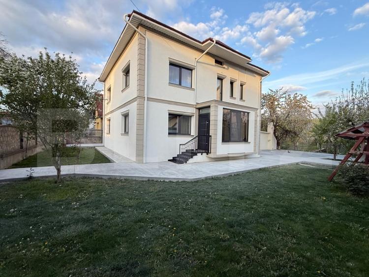 Casa moderna cu 5 camere, 193 mp utili, cartier Burdujeni - 1