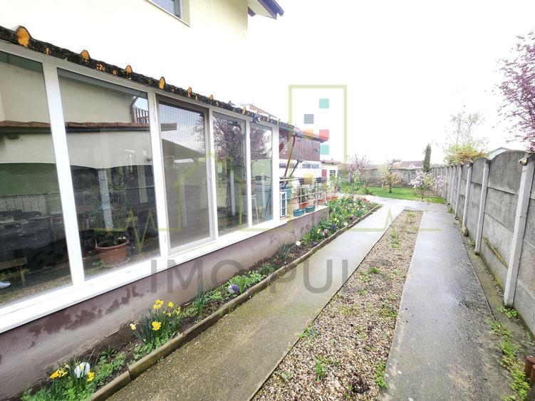 Casă individuală cu 5 camere cu Canalizare în Săcălaz