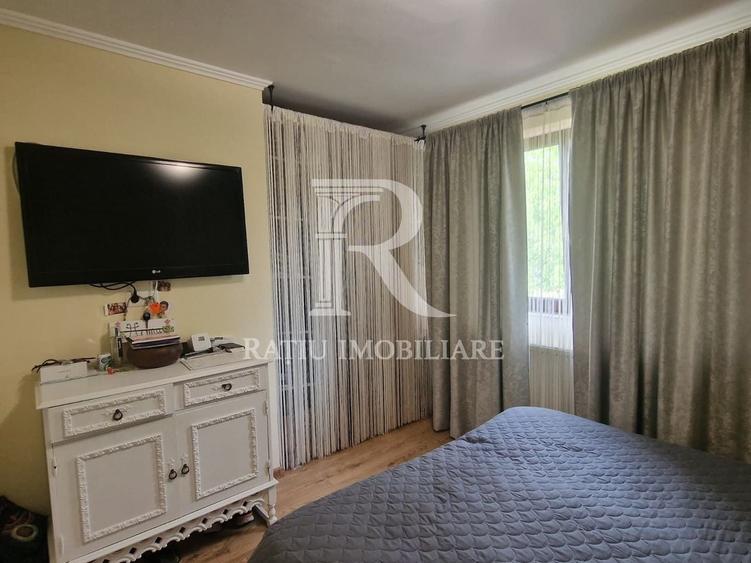 Apartament cu 3 camere decomandat, mobilat în Rogerius