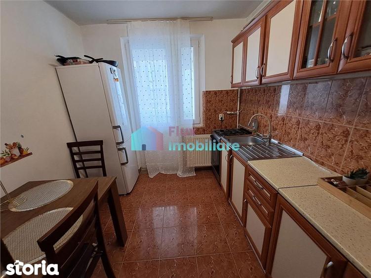 Apartament cu 2 camere decomandat în Precista