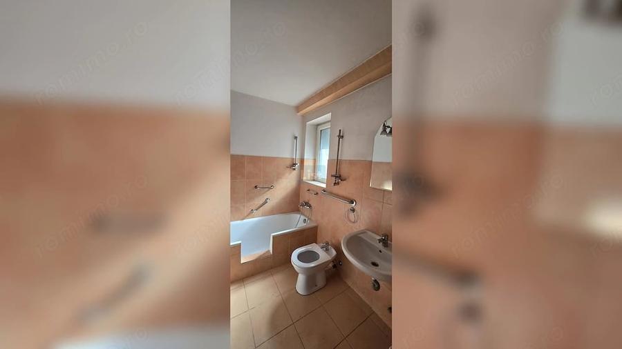Apartament cu 4 camere decomandat în Punctele Cardinale