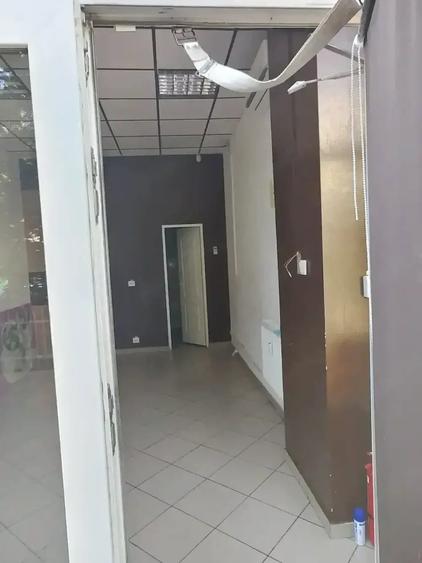 Spațiu comercial, de 18 mp, în Titan