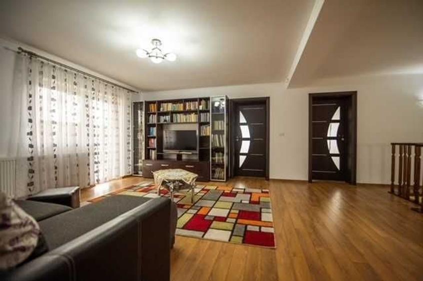 Casă cu 4 camere cu Teren 1400 Mp în Central