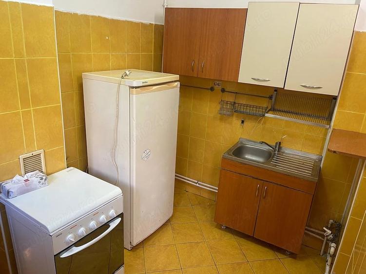 Garsonieră decomandată în Cișmigiu