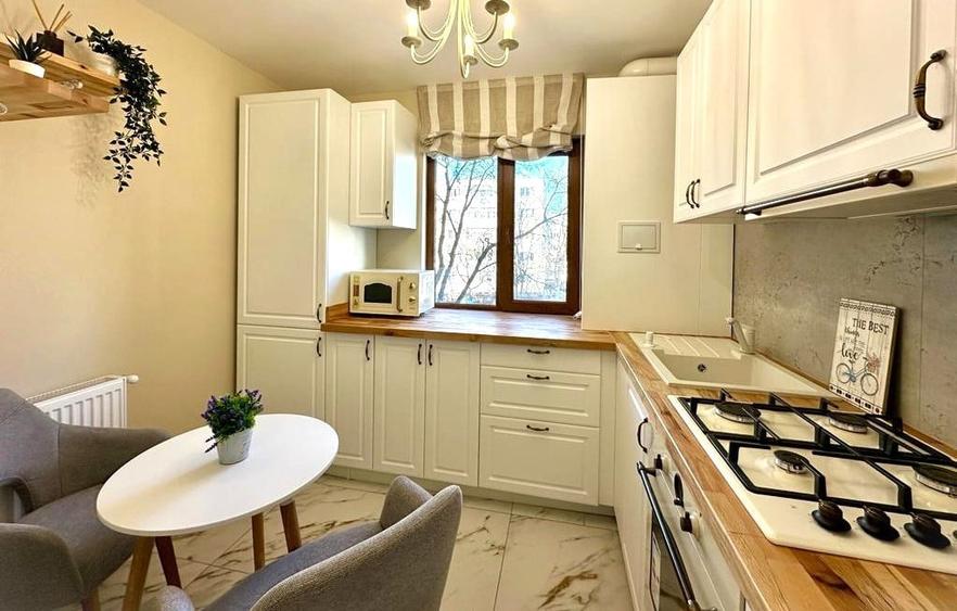 Apartament cu 4 camere decomandat în Gheorgheni