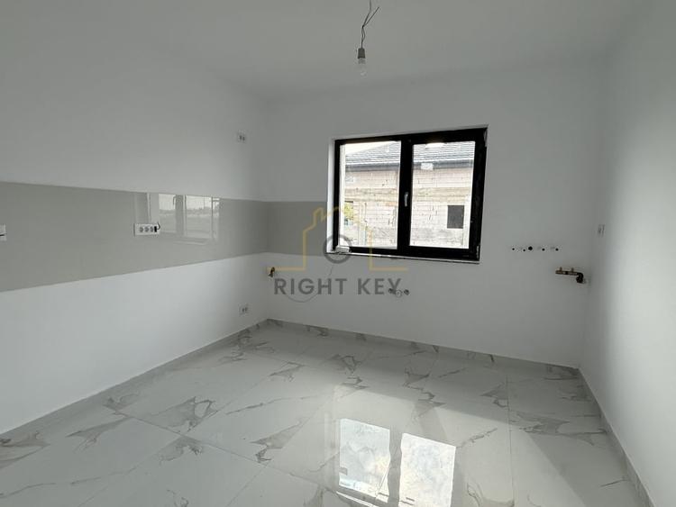 Casă individuală cu 4 camere cu Teren 400 Mp în Clinceni