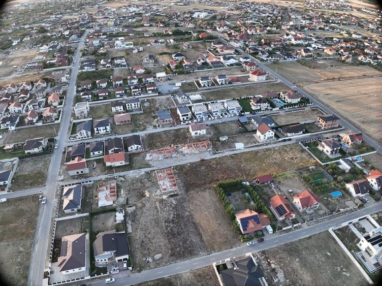 Casă individuală cu 4 camere cu Canalizare în Sânmartin