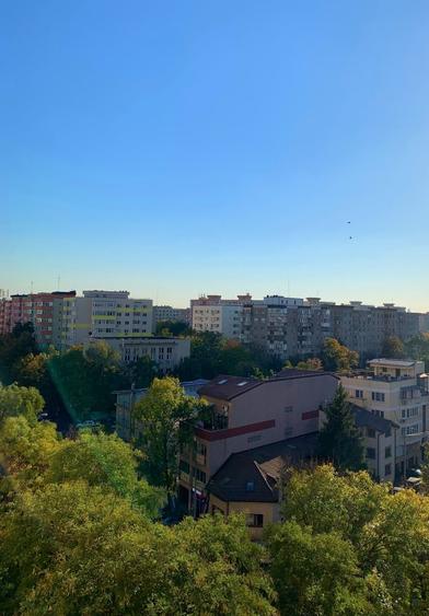 Apartament cu 2 camere semidecomandat în Teiul Doamnei