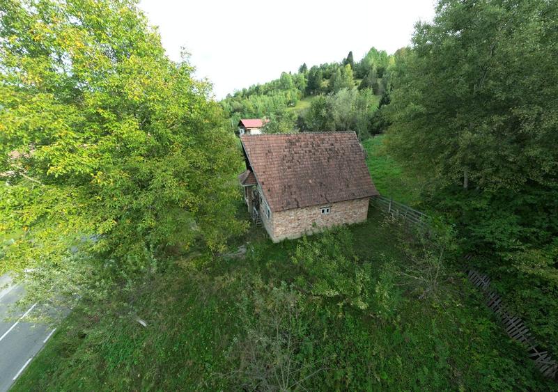 Casă cu 4 camere în Ceahlău